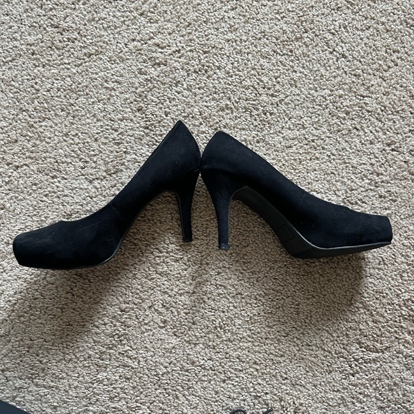 Black Suede Candies High heels Size 7.5 - Picture 3 of 5